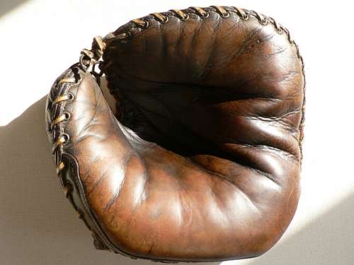 D&M Basemitt 3 Front